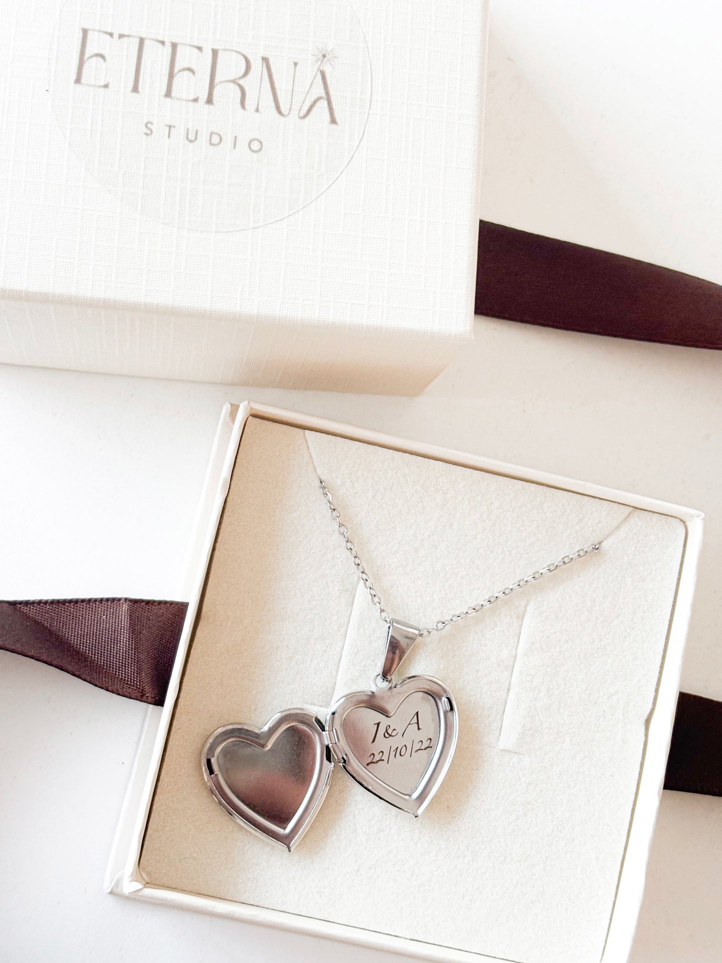 Collar Relicario Corazón