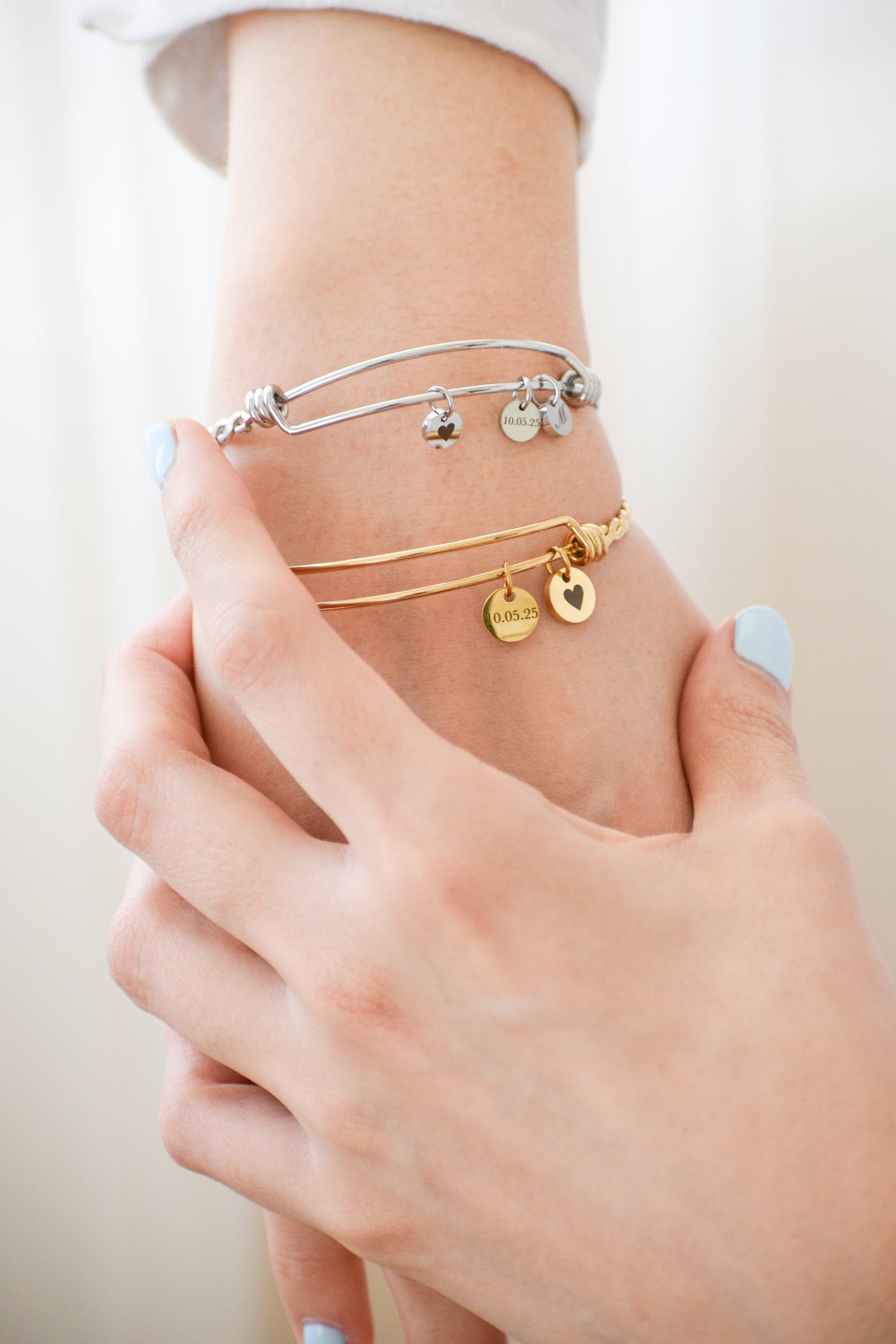 Brazalete Rígido Torzal Plateado